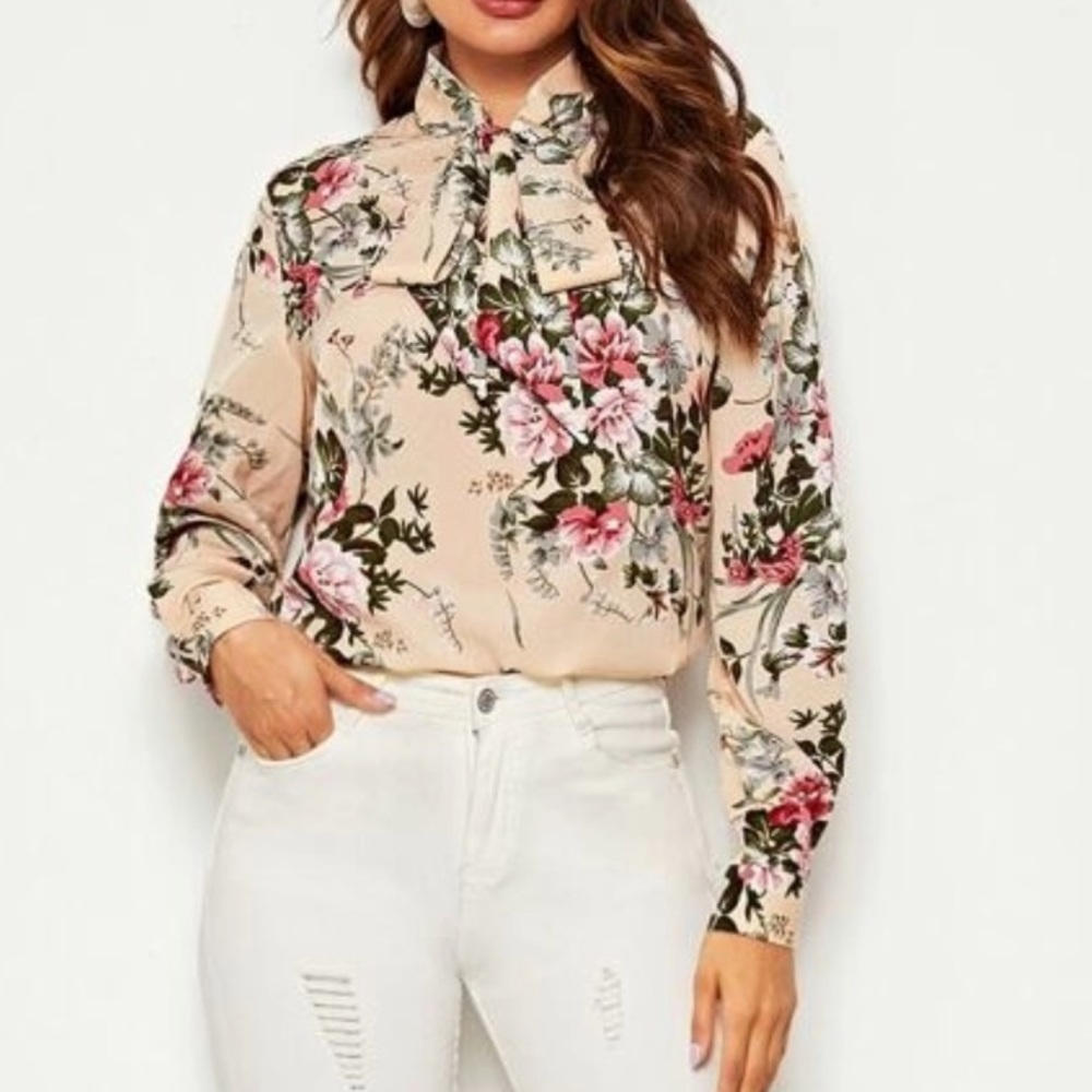 Gorgeous light floral shirt - Picture 4 of 5